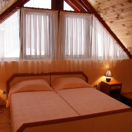 فندق Kovanlika 3*